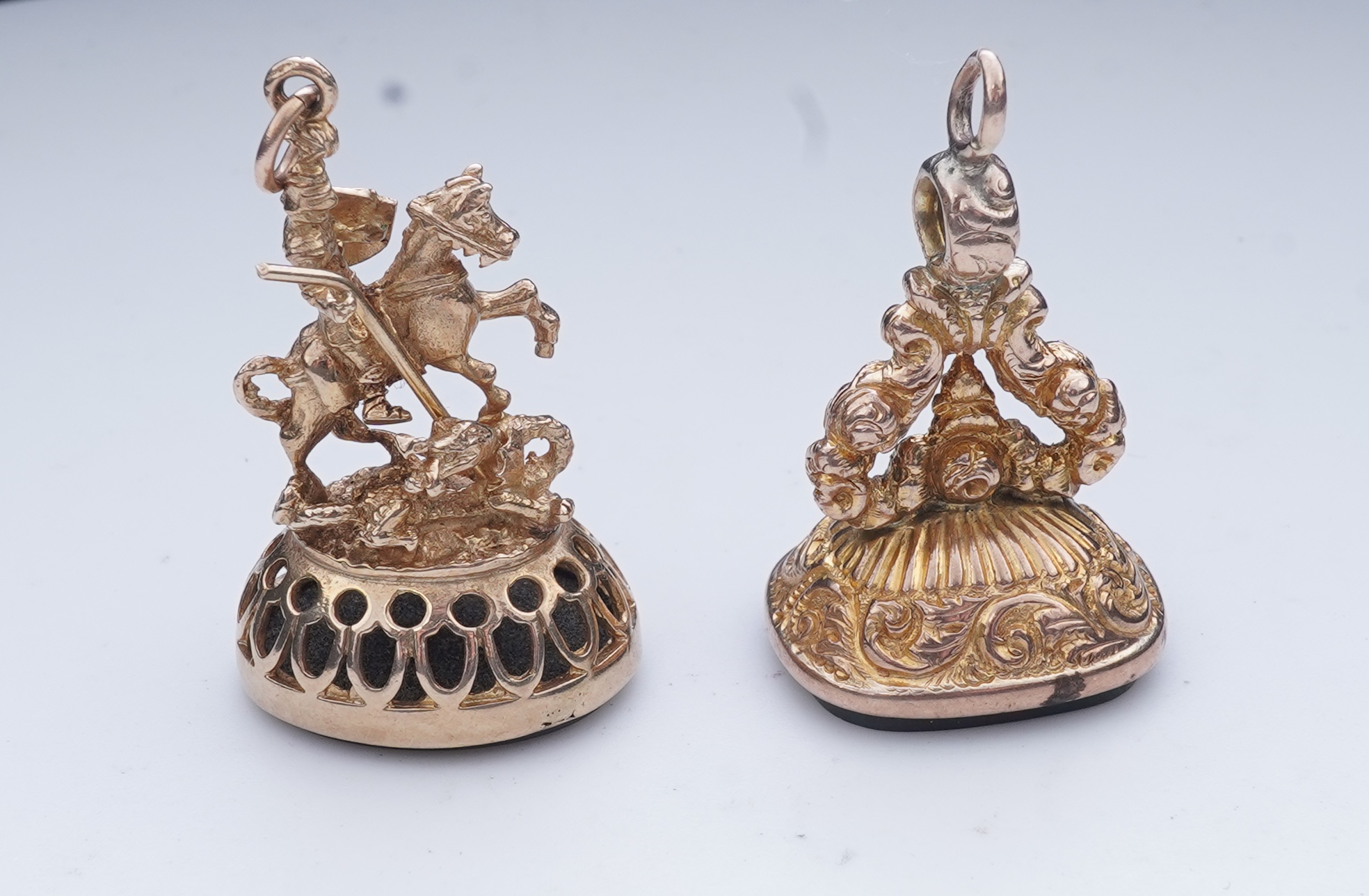 Two gold and hardstone fob seals